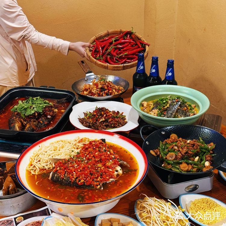 人均60+的深夜湘味食堂，辣得过瘾！

