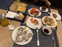 -大中华希尔顿酒店-念自助餐·嗨啤·小龙虾