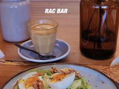 牛油果煮蛋吐司-RAC BAR(安福路店)