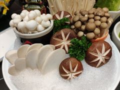 -鼎泰亨·海鲜牛肉餐厅(滨江店)