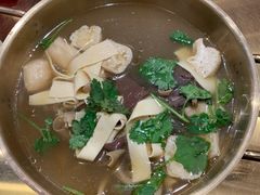 鸭血粉丝汤-龍堂蟹黄小笼包(万家丽店)