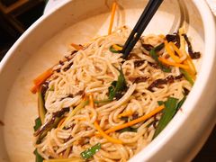 鸡丝凉米线-云海肴·汽锅鸡·云南菜(天山百盛优客店)