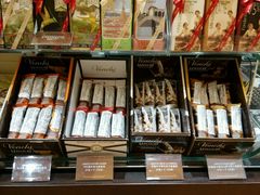 -VENCHI 闻绮(上海佛罗伦萨小镇店)