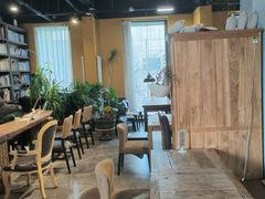 -房角石咖啡与书(吉大南校店)