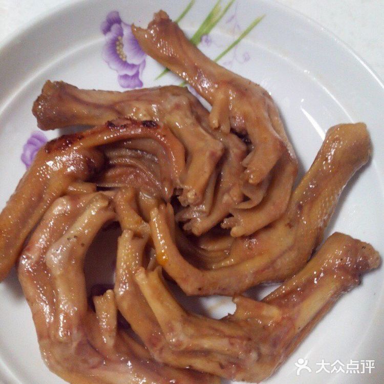 炎炎夏日来份自制的卤鸭脚配冰饮不要太爽