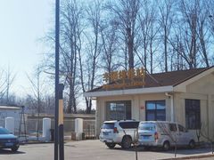 -窦店服务区-停车场
