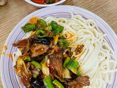 -歹歹的加个面过油肉拌面
