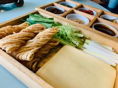 -鹊华居·地道鲁菜·海鲜·融合味(大明湖店)