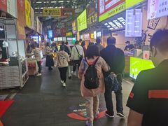 -泰龙城小吃街