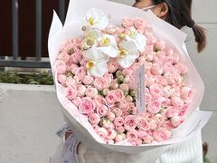 -何兮花店·气球派对鲜花店(马桥银春路万科城店)