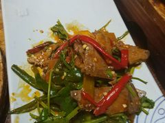 彝家手撕美人椒牛肉-云海肴·汽锅鸡·云南菜(天津国金汇店)