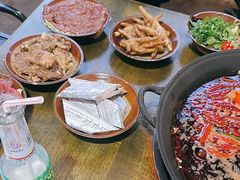 -黄潇洒老火锅(九眼桥宏济巷店)