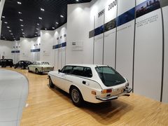 -杭州中沃沃尔沃4S店(滨江区店)