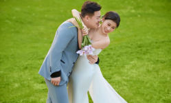 -Renee芮亦婚纱(原丽莎)