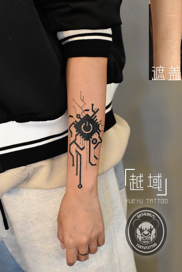 手臂电路板开关纹身图案