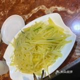 烤串也比所有的烧烤店串得长，国民良心老店