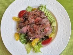 -香格里拉鱼跃地中海西餐厅·牛排披萨