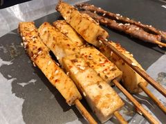 千叶豆腐-何妹湿辣牛肉·粤式烧烤砂煲(桂雅路店)