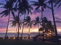 -Sunset Bar(丹绒亚路香格里拉店)