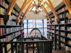 -钟书阁(松江泰晤士小镇店)