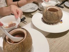 椰子八宝鸡汤-闻见中国海南菜(K11店)