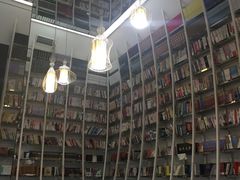 -钟书阁(松江泰晤士小镇店)