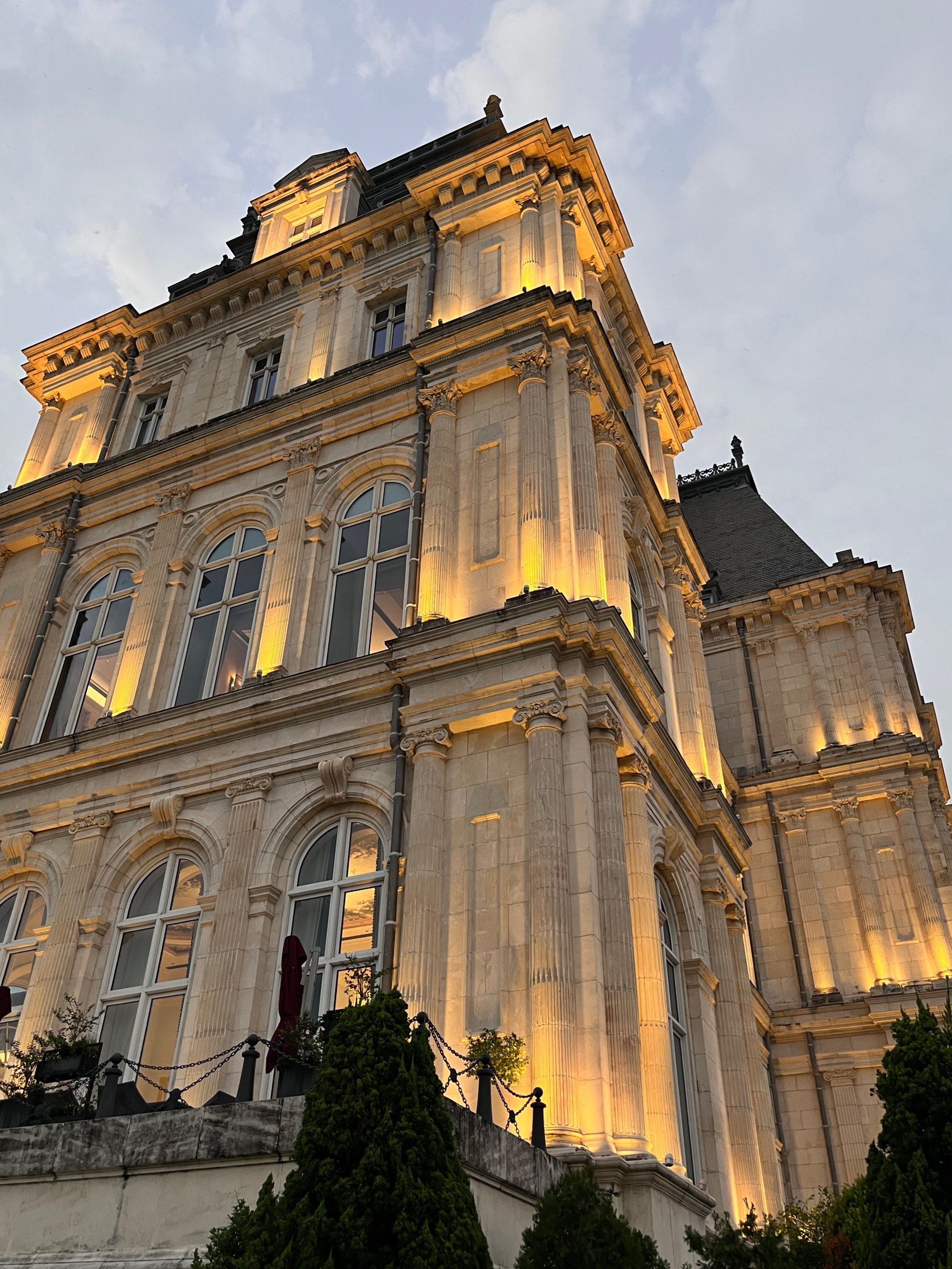 漫步欧式建筑群的黄昏