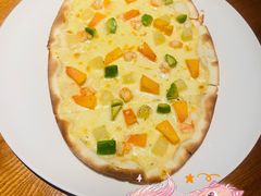 甜菜牛油果鲜虾披萨-JINNS锦时 steak&pizza(浸信会礼拜堂旧址店)