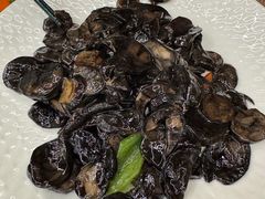 素炒黑蘑菇-乡村馕坑肉·烧烤·新疆菜·本地人更爱吃(阿勒泰首店)