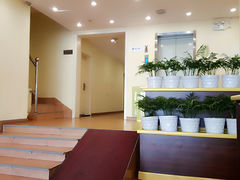 -如家酒店(青岛哈尔滨路万科城双山地铁站店)