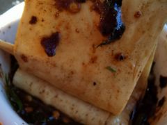 -黄利砖万峰林布依特色酸笋牛肉馆