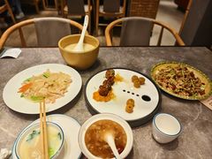 -闫府私房菜·百年鲁菜(恒隆店)