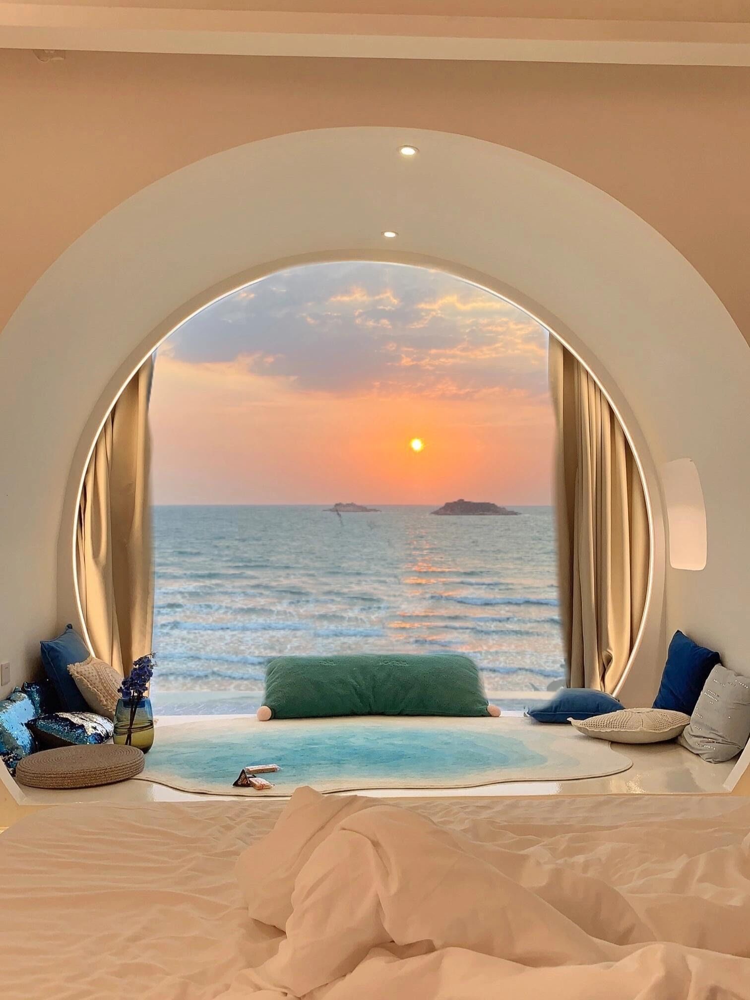 想来姐妹闭眼冲[吐舌]湖景全景落地窗🩵