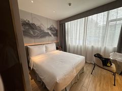 -深圳龙华大浪商业中心亚朵X酒店