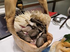 -红鼎豆捞·非遗鲍皇汤火锅(宝丰路店)