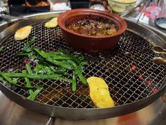 -彝人部落火盆烧烤(原内环足球场店)