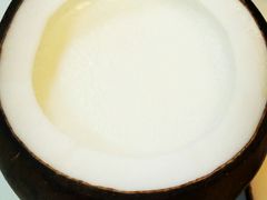 -志龙皇冠吃货椰子铺