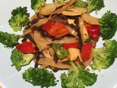 -云海肴·汽锅鸡·云南菜(天山百盛优客店)