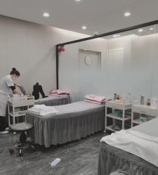 -苗方清颜专业祛痘·皮肤管理