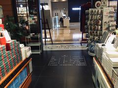 大堂-西西弗书店&矢量咖啡(壹方购物中心店)