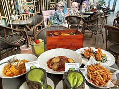 -Mogul Eatery·大亨餐酒馆