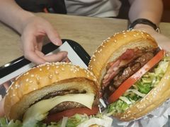 -The Habit Burger Grill 哈比特汉堡(复兴soho店)