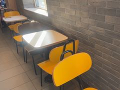 -麦当劳(杨林得来速店)