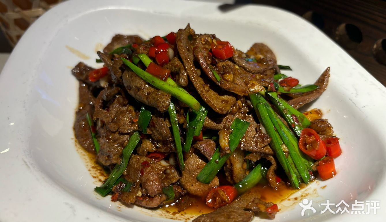 真的是又好吃又下饭还便宜。「手撕包菜」简直了