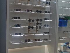 -优视觉视光中心•青少年近视防控(新世界中心写字楼店)