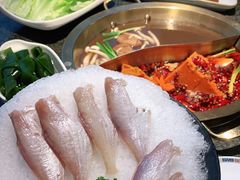 -小天鹅火锅·一线江景洪鼎旗舰店(洪崖洞店)