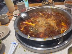 -肖肖酸萝卜鱼火锅(总店)