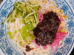 老北京炸酱面-门框胡同百年卤煮(新街口店)