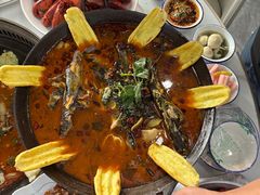 -丹水桥地锅鱼·翘嘴鲌·地方特色全鱼宴(丹江口大坝店)