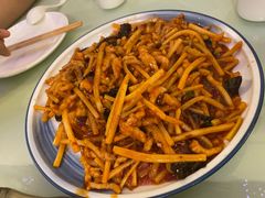 鱼香肉丝-镜泊湖酒家(兴华街金鼎店)